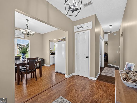 4th image of 4074 Meadow Cir