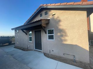 1394 Via Vista Dr, Riverside, CA 92506