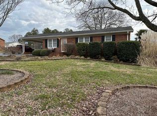 228 Blalock Rd, Boiling Springs, SC 29316