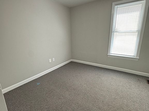 4th image of 19 Everett Ave #1
