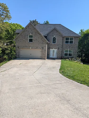 1130 Twin Hill Ln Photo 1