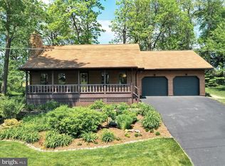 947 Iron Bridge Rd, Mount Joy, PA 17552