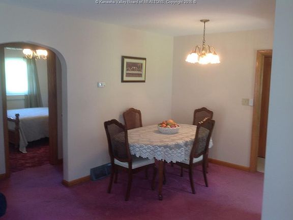 3rd image of 206 Pleasant Valley Dr