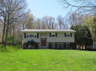 9 Madison Hill Rd, Airmont, NY 10901