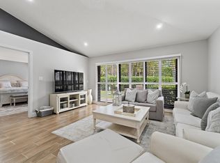 834 Club Dr, Palm Beach Gardens, FL 33418