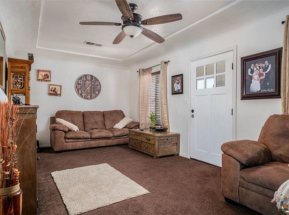 4th image of 1083 El Centro Ave