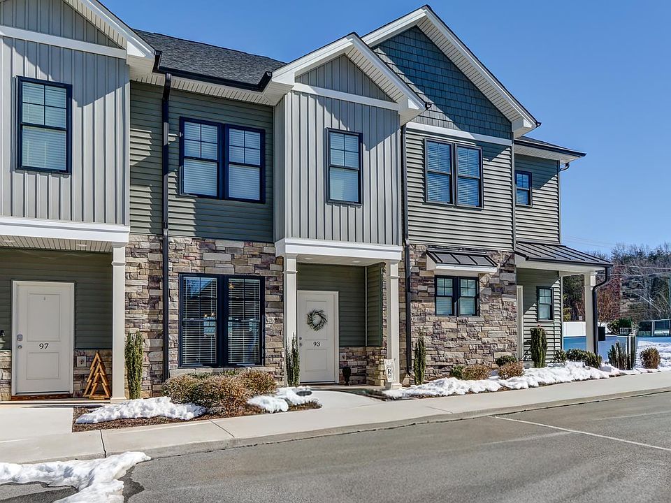 1st image of 93 English Commons Dr