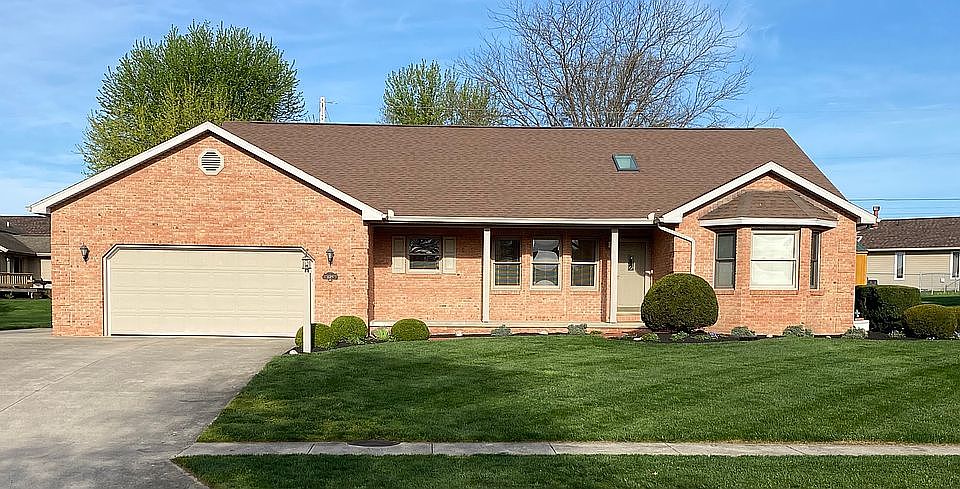 1st image of 875 Yorkshire Dr