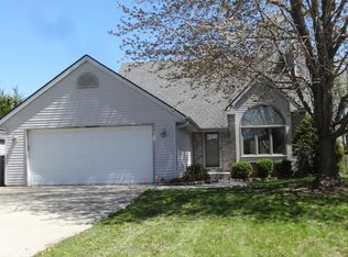 7448 S 38th St, Franklin, WI 53132