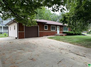 836 2nd Ave SW, Le Mars, IA 51031