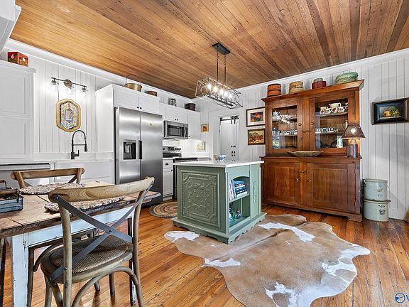5th image of 592 Cutler Ave