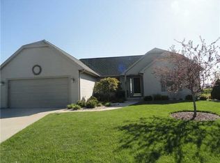 1533 Horseshoe Bend Dr, Perrysburg, OH 43551