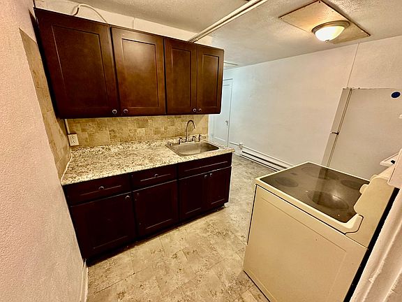 4th image of 1018-1024 S Hall St #1022-O