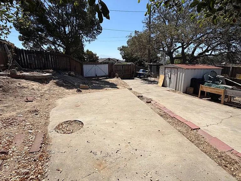 2329 Scenic Ave — Photo 23
