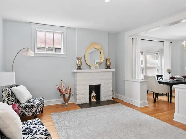 4004 Bell St, Kansas City, MO 64111