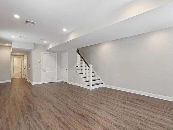3rd image of 1 Woodside Ave #2