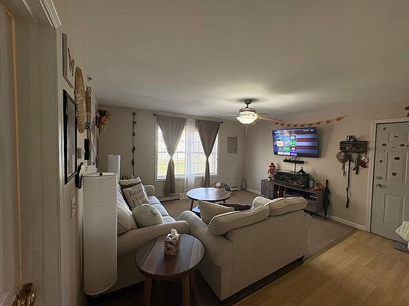 3rd image of 13 Meadow St APT 4