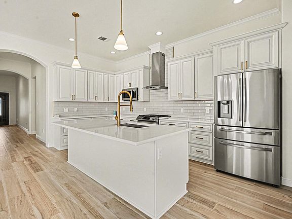 3rd image of 3633 Meadow Ln E