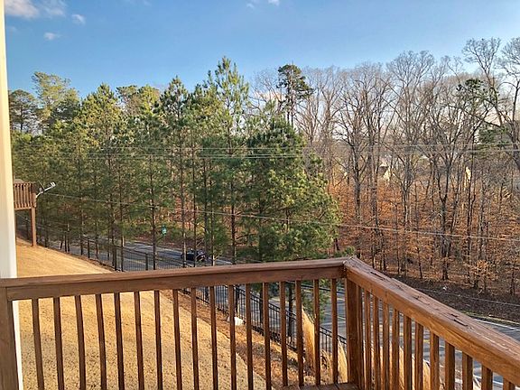 5th image of 2400 Suwanee Pointe Dr