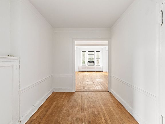 2nd image of 139 E 94th St #5C