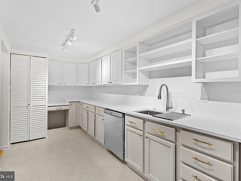 4601 N Park Ave #510K — Photo 10