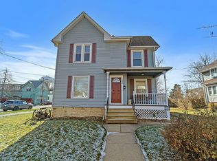 1026 State St, Dekalb, IL 60115