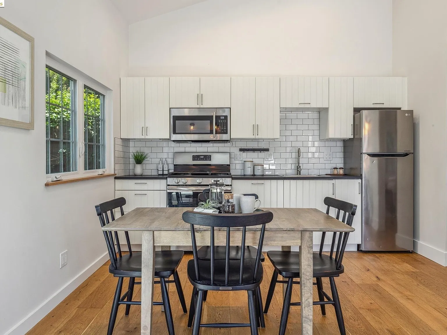 521 Victoria Ct — Photo 1