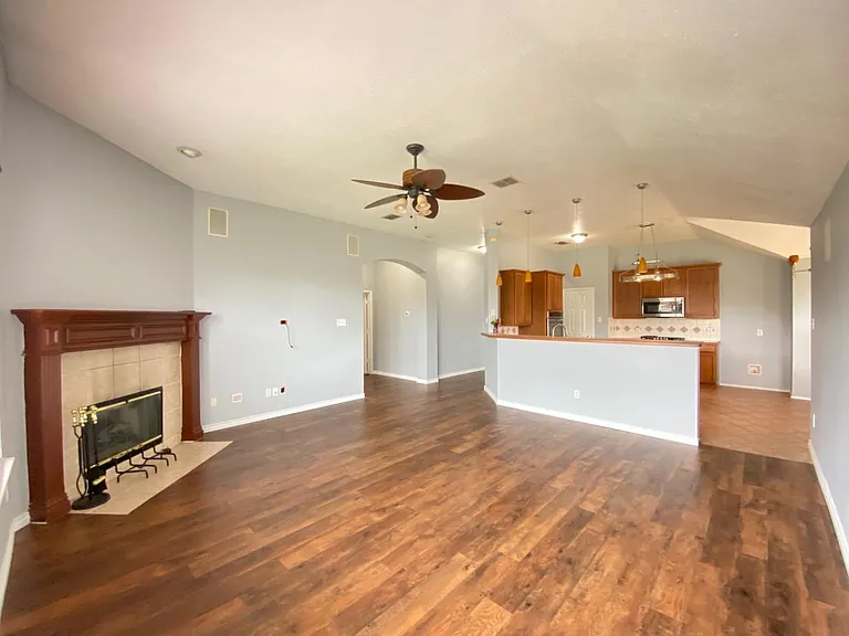 1328 Falcon Holw — Photo 7