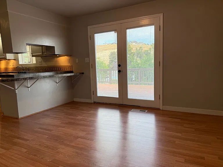 204 Hillcrest Dr — Photo 8
