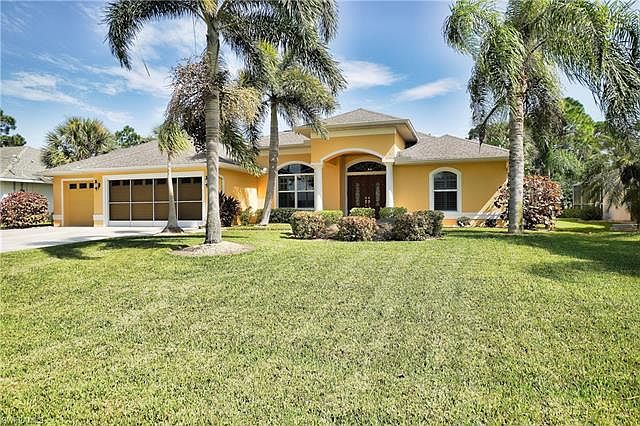 1st image of 221 Broadmoor Ln
