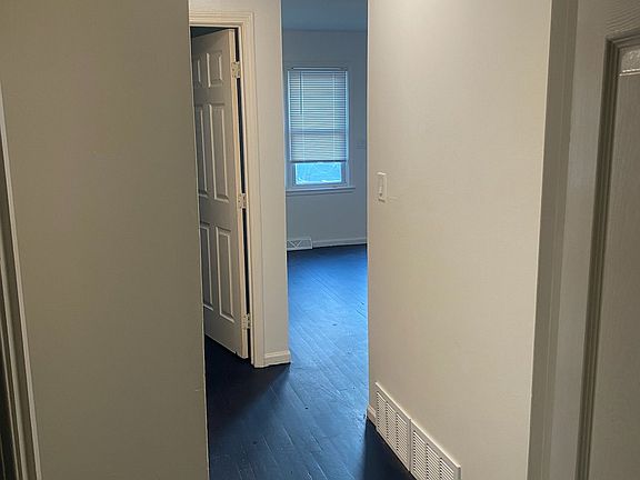 5th image of 441 Wallace Ave
