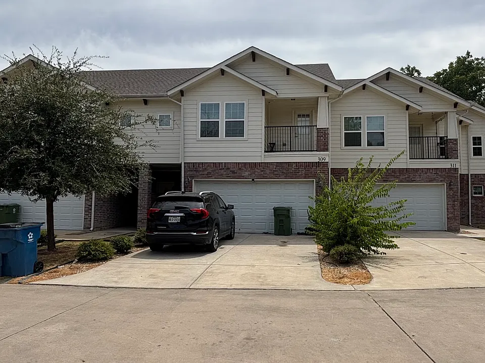 311 Milton St #3