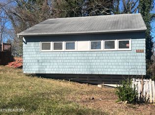 113 S Walker Ln, Oak Ridge, TN 37830