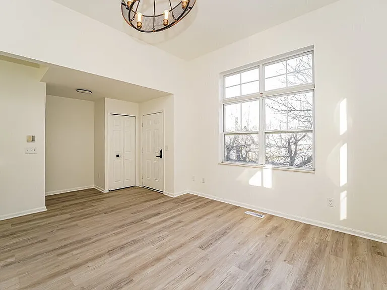 821 Nela View Rd — Photo 3