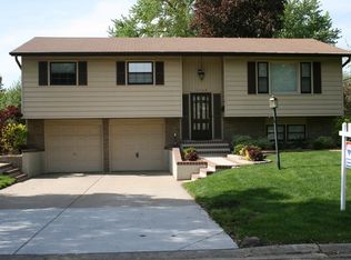 1103 E Barberry Ln, Mount Prospect, IL