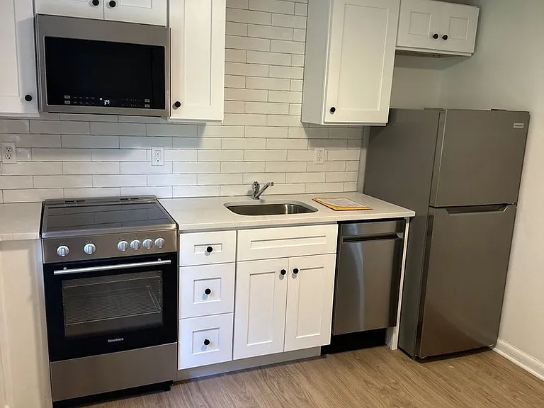 103 S Policy St — Photo 3