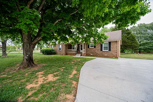 2594 Exeter Dr Photo 1