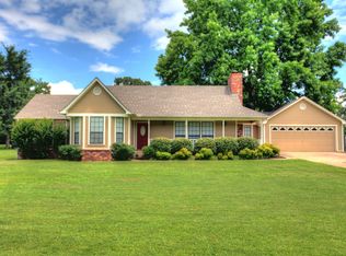 1401 Oak Shadows Dr, Sherwood, AR 72120