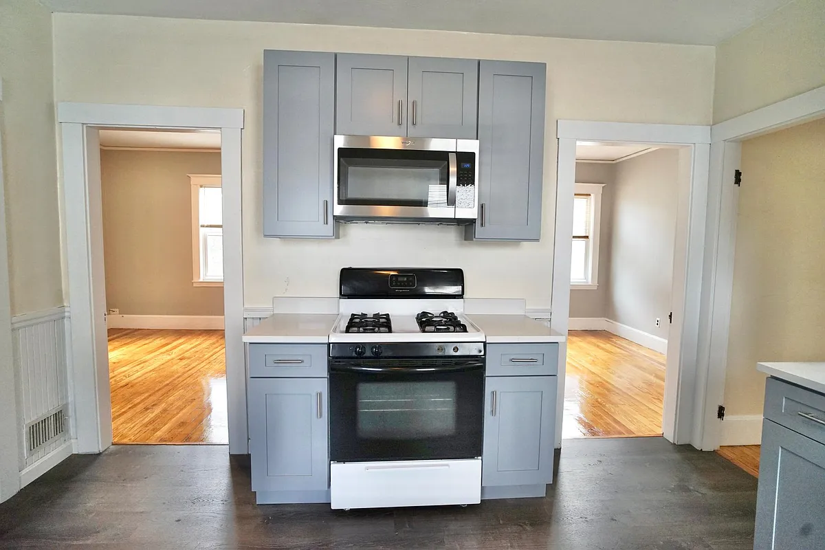 Building Photo - 5 Beacon St #2