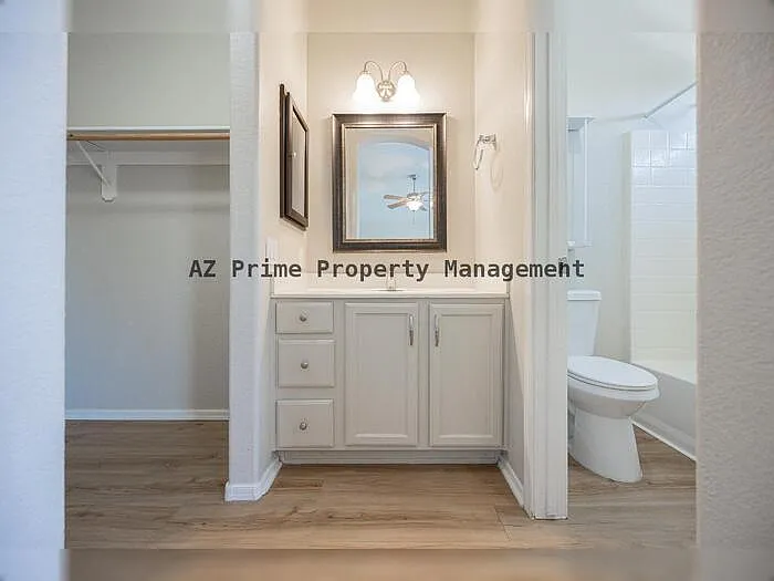 1710 E Oakland St — Photo 14