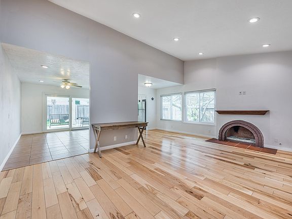 5th image of 504 Shenandoah St