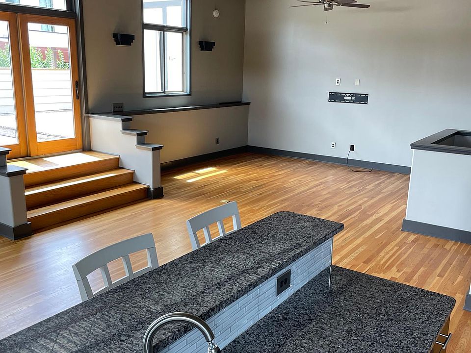 1st image of 219 Johnson Ave #219