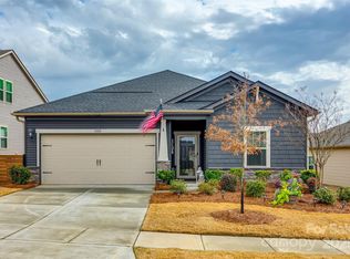 11810 Red Leaf Dr, Charlotte, NC 28215