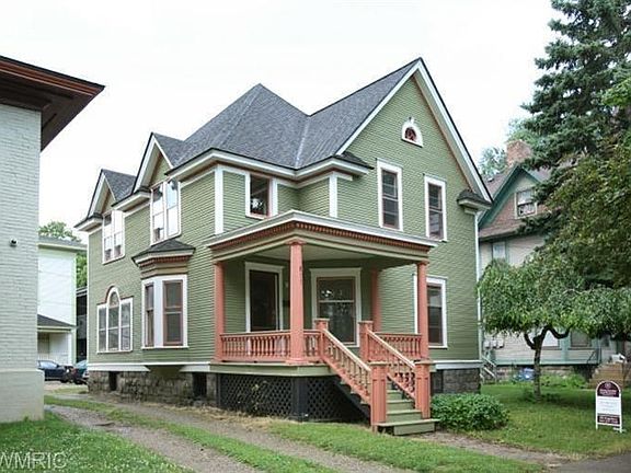 2nd image of 811 W Kalamazoo Ave