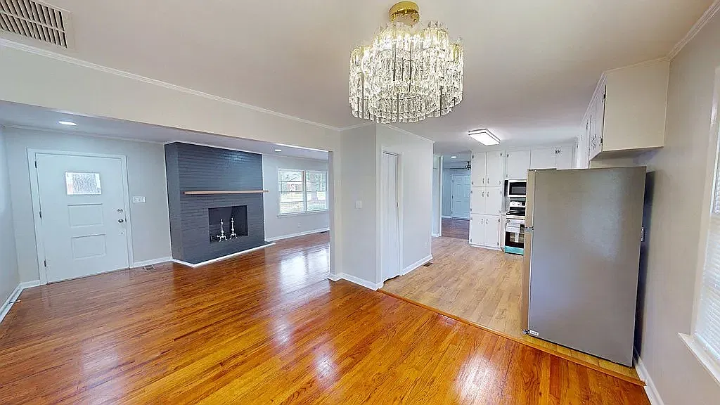 3 bed, 1382 sqft, $1,995 — Photo 1