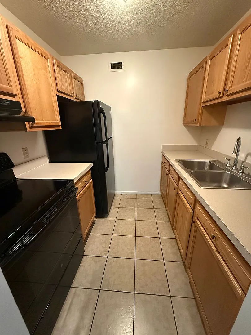 Two bedroom available in Millcreek — Photo 4