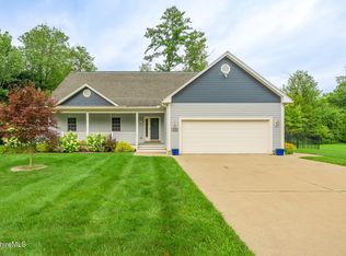 208 Karen Dr, Pittsfield, MA 01201