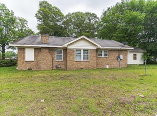 2420 E 2nd St, North Little Rock, AR 72114