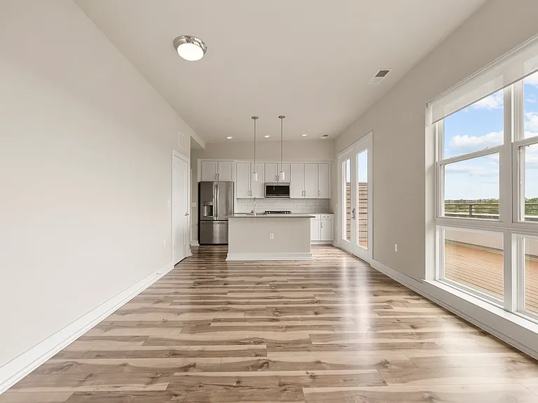 1800 Mount Vernon Ave #401 — Photo 2