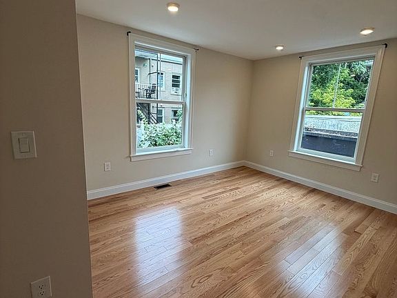 4th image of 64 Ashford St #2